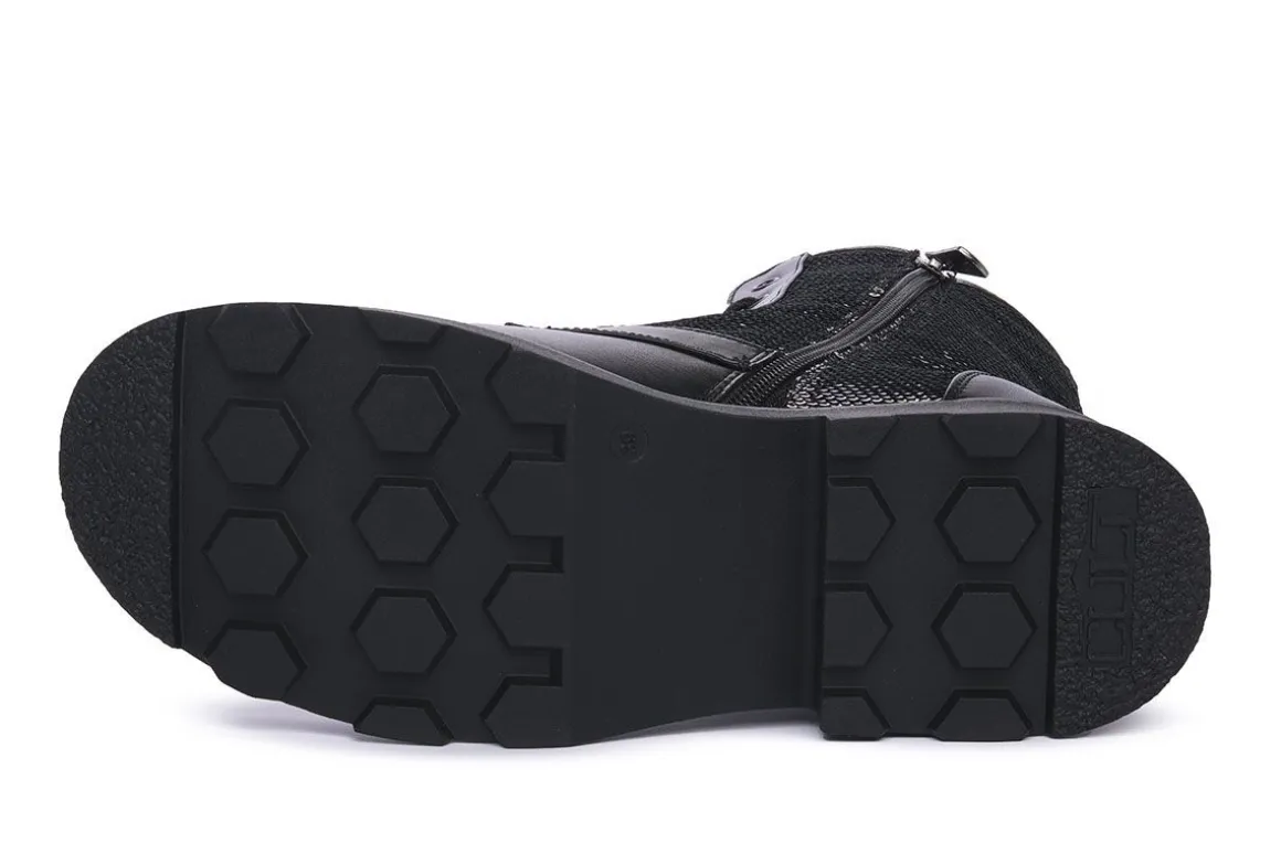 CULT BLACK