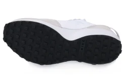 NIKE 100 WAFFLE DEBUT