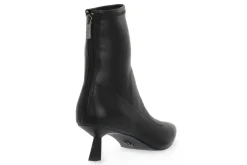 STEVE MADDEN SELECTION BLACK