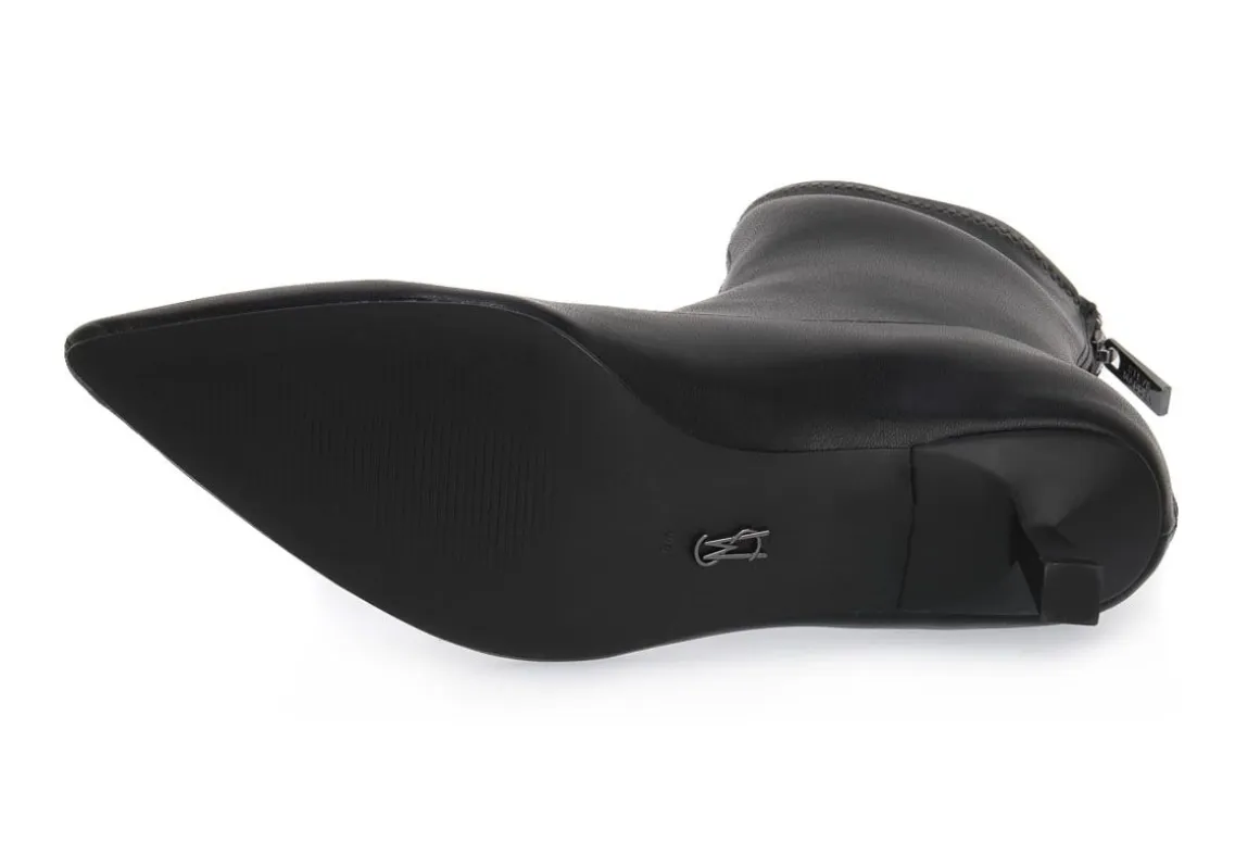 STEVE MADDEN SELECTION BLACK